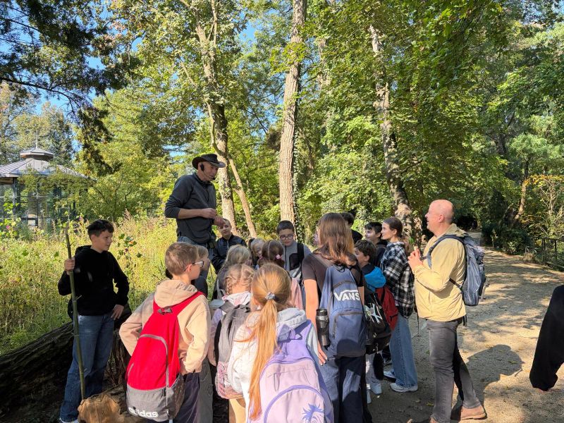 Wycieczka klas IV i VII do Arboretum w Bolestraszycach
